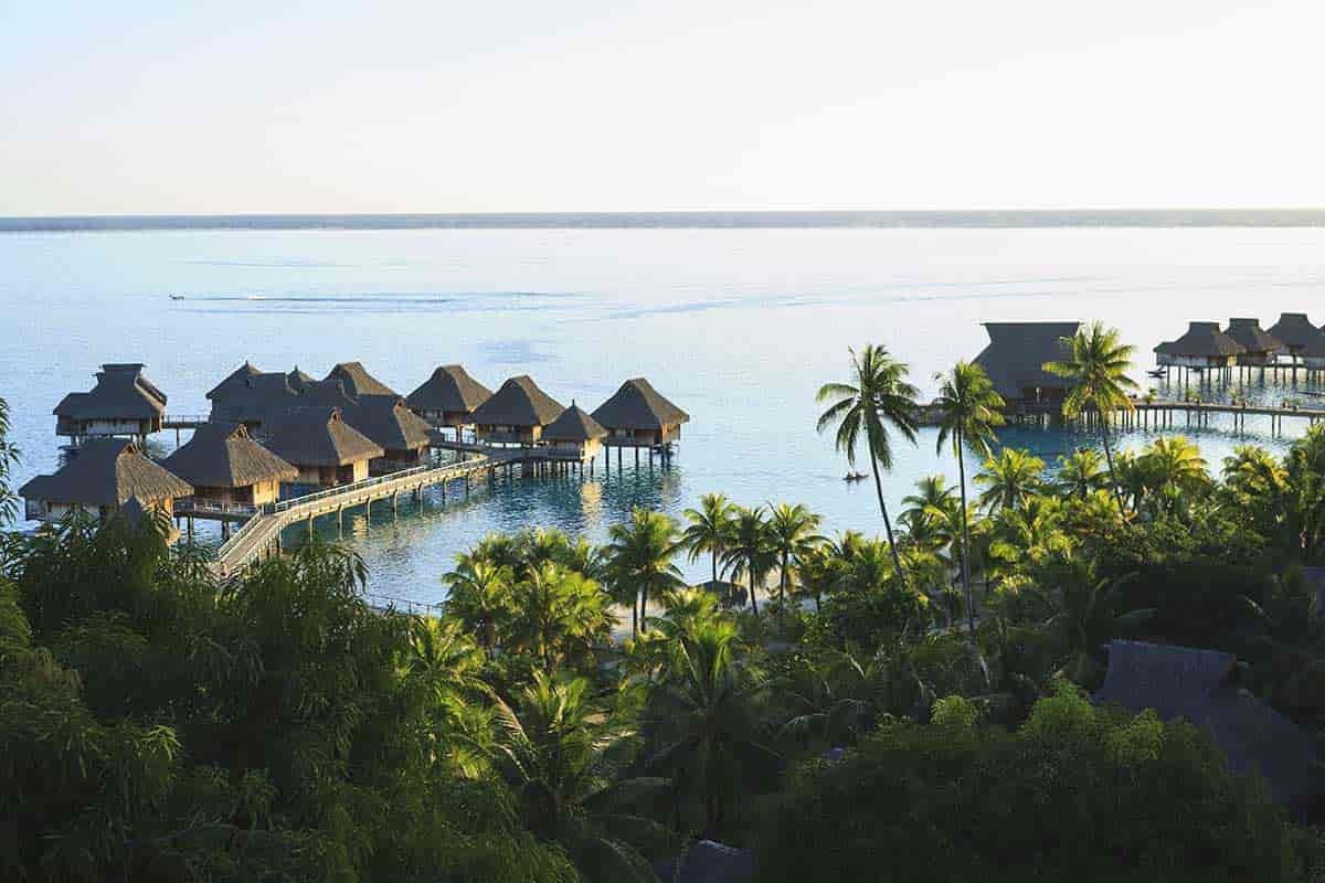 visit bora bora on a budget