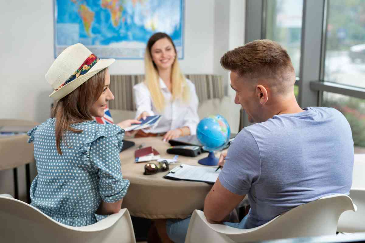 Differences Between a Tour Operator and Travel Agent