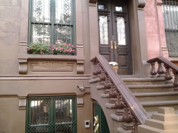 Cozy Garden Level in Brownstone - VRBO’s In New York City