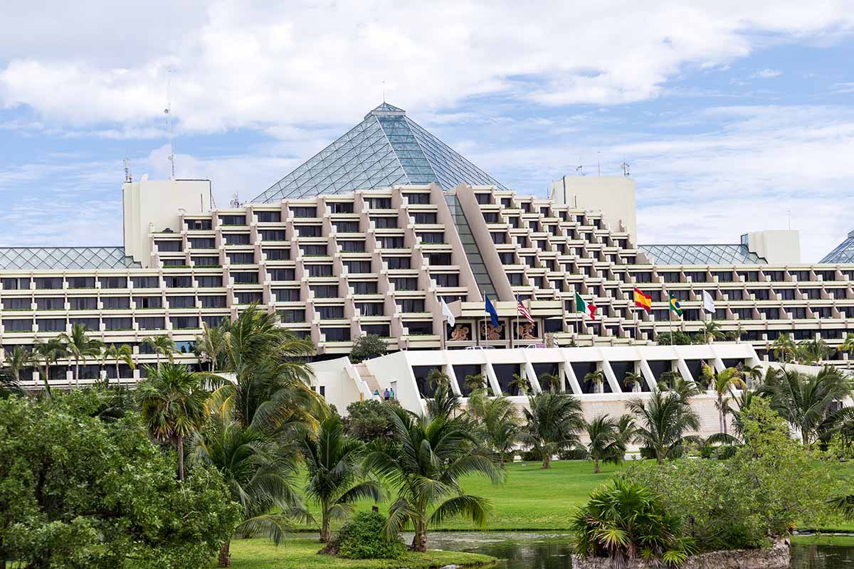 The Grand Oasis Cancun Review